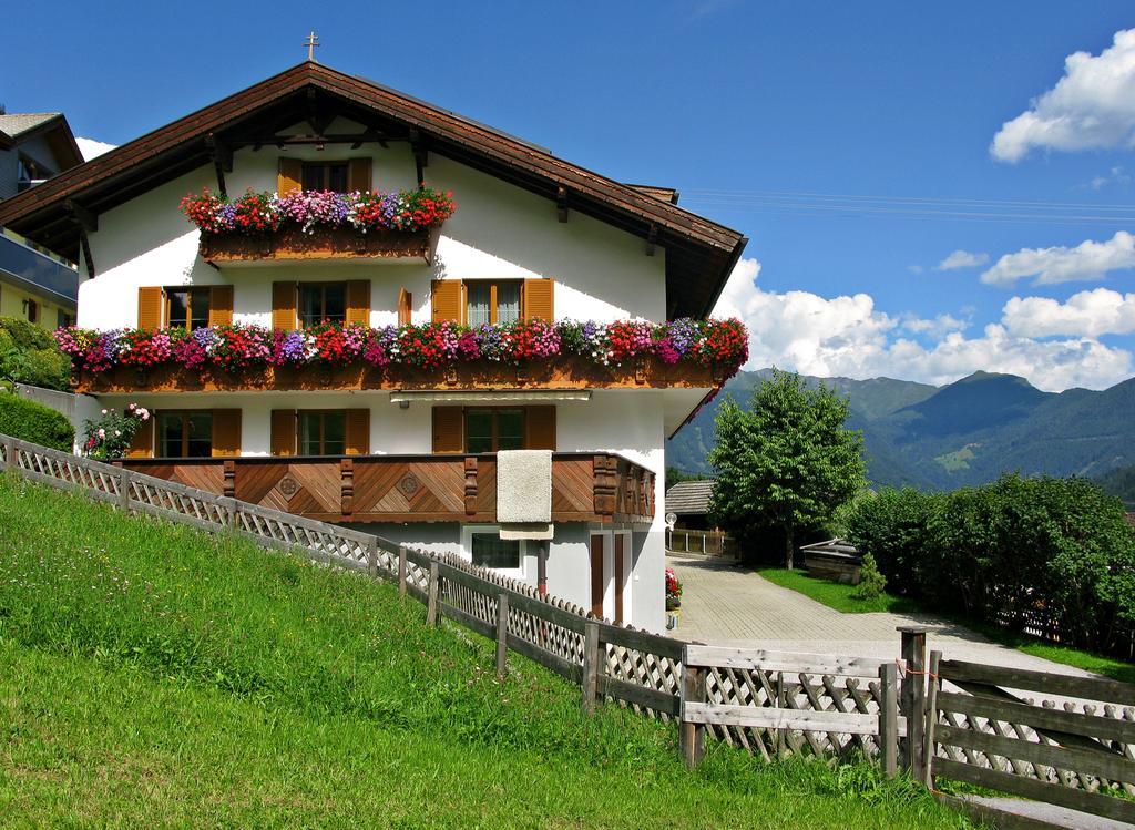 Haus Christina Hotel Trins Buitenkant foto
