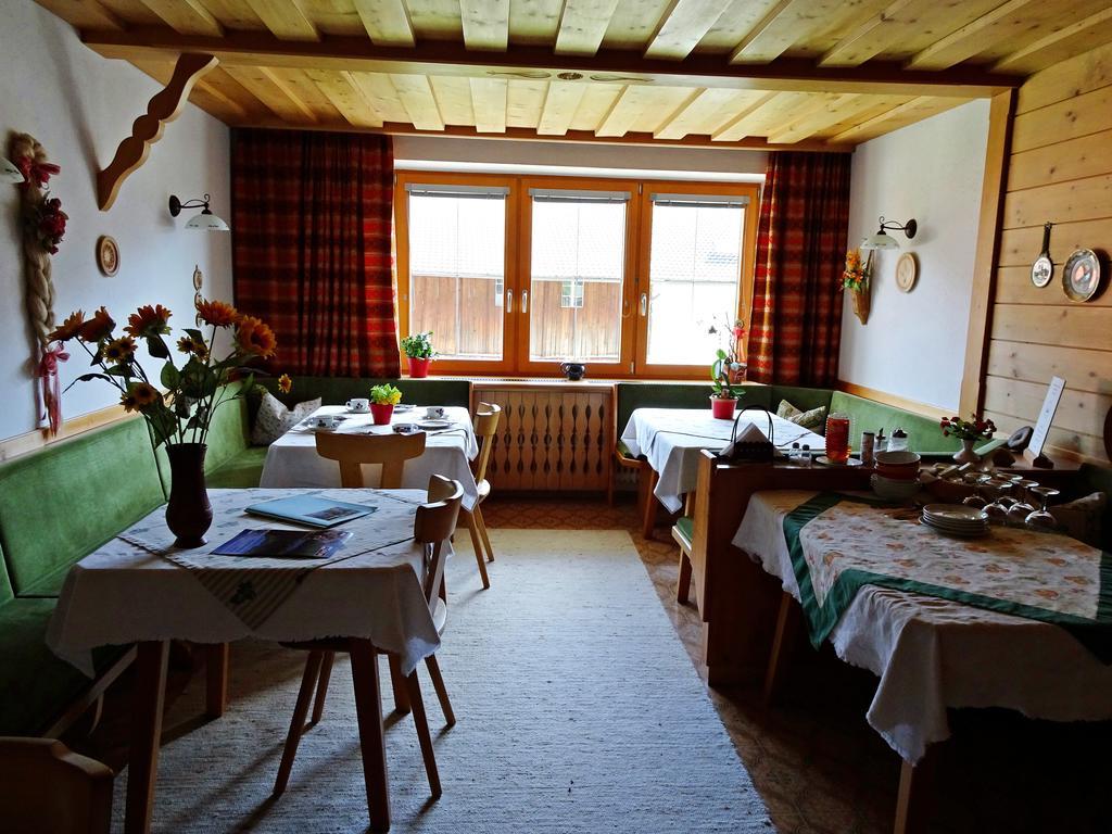 Haus Christina Hotel Trins Buitenkant foto