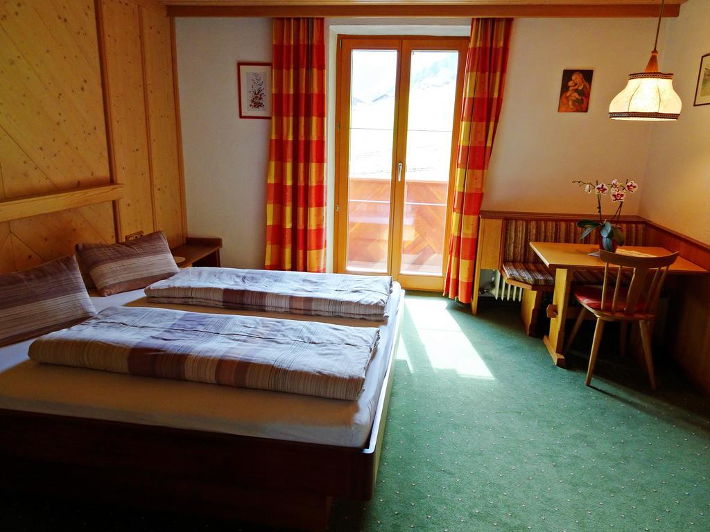 Haus Christina Hotel Trins Buitenkant foto
