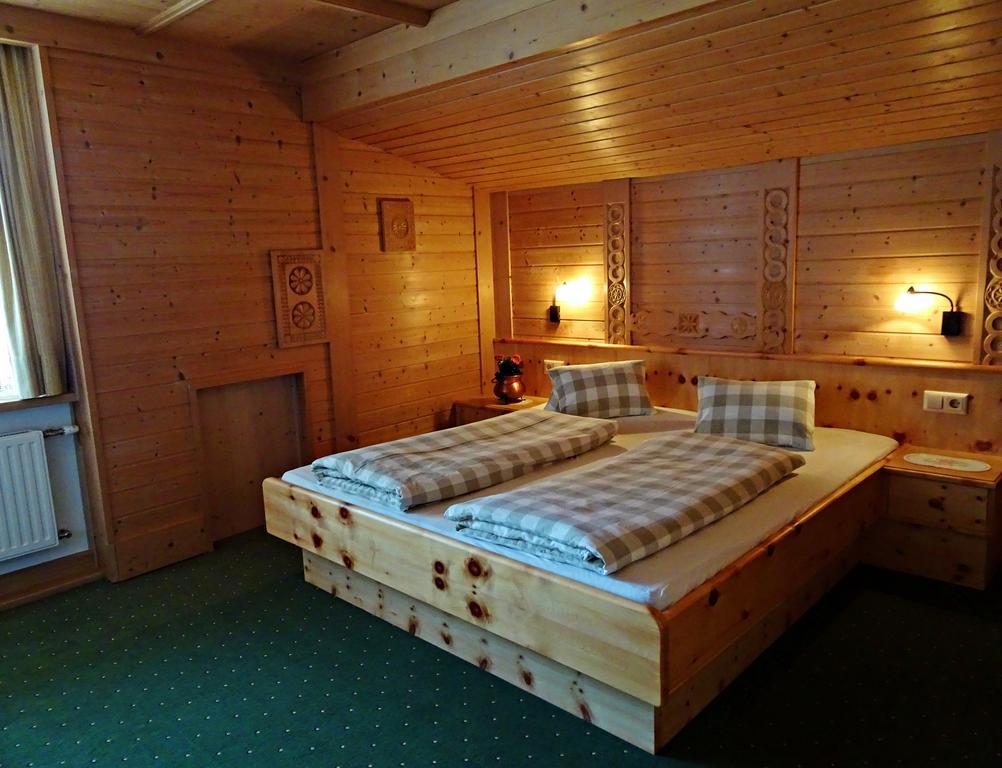 Haus Christina Hotel Trins Buitenkant foto